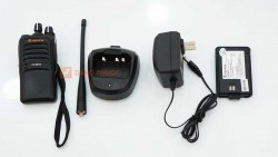 Bộ đàm cầm tay Lisheng LS-5500 cự ly 1-3km, âm thanh to, rõ, chuẩn, pin lion 1200mAh